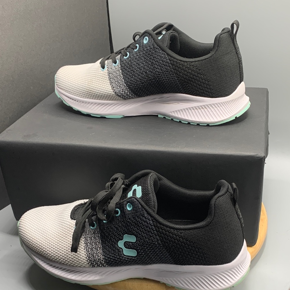CHARLY | 9.5 WOMEN TRAINING ATHLETIC SNEAKERS | MINT GREEN BLACK WHITE